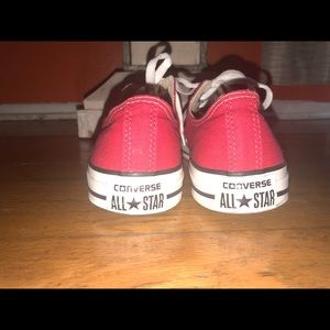 Red size 10 (women’s) size 8 (men’s) Converse